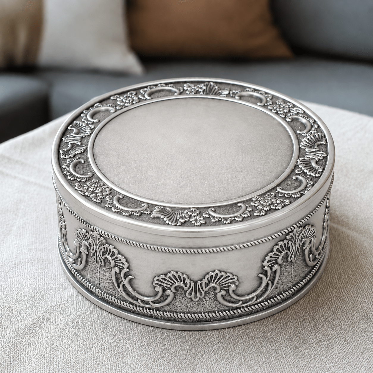 Pewter Round Jewelry Box